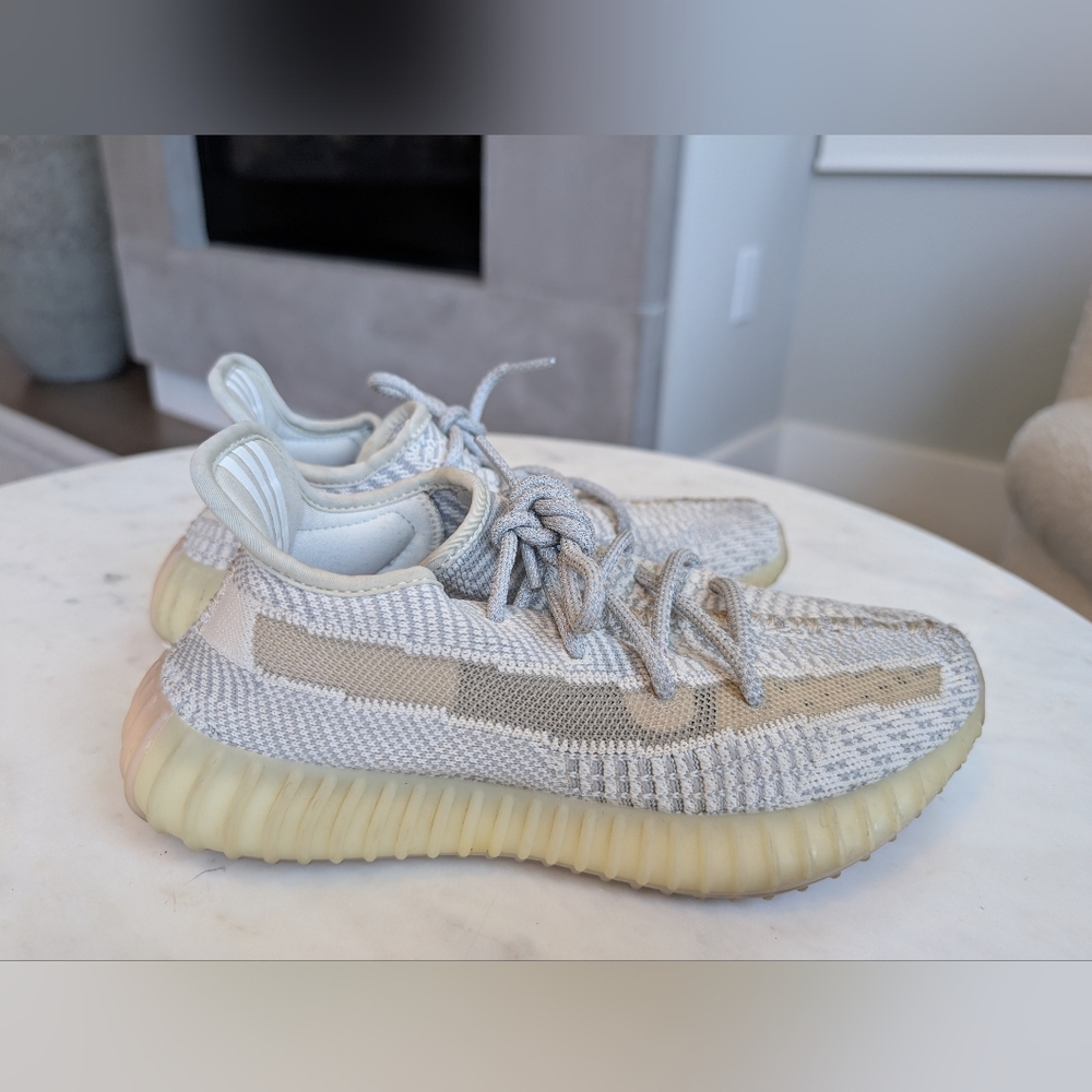 Yeezy Boost 350 V2 - Gray and Cream Size 5 Mens (7 Womens)